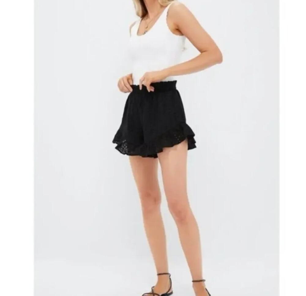 Tuckernuck Pomander Place Black Eyelet Skye Ruffle Shorts NWT Size S